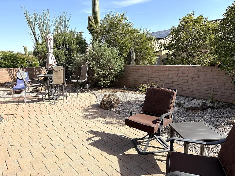 2051 E Desert Fox Dr — Photo 23