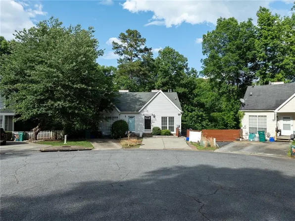 5029 David Pl SE, Smyrna, GA 30082
