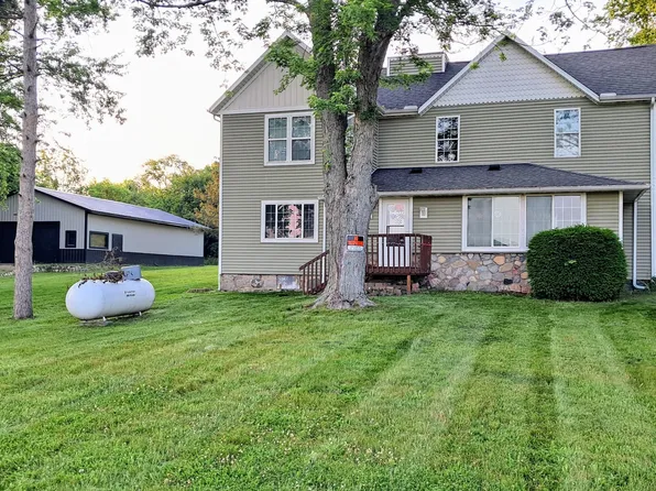 32272 88th Ave, Lawton, MI 49065