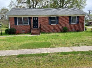 216 S Braxton Ave, Jarratt, VA 23867