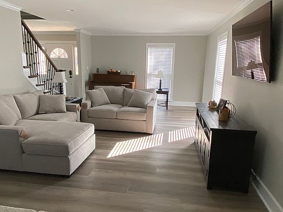 4th image of 9319 Castle Garden Ln