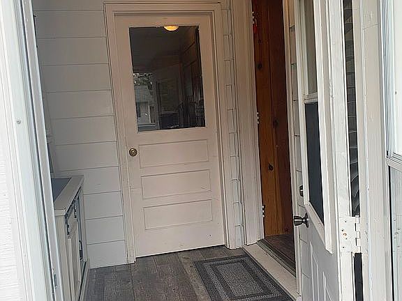 5th image of 689 N West Dr
