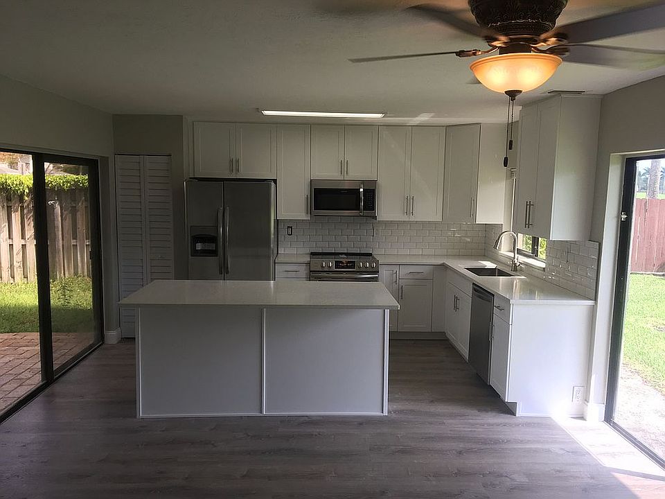 Kitchen/Dining Room Area