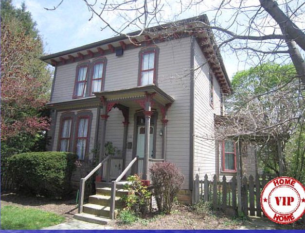 1st image of 611 Grant St