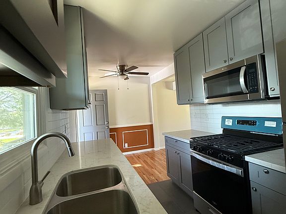 5th image of 3720 Chandler Blvd #E