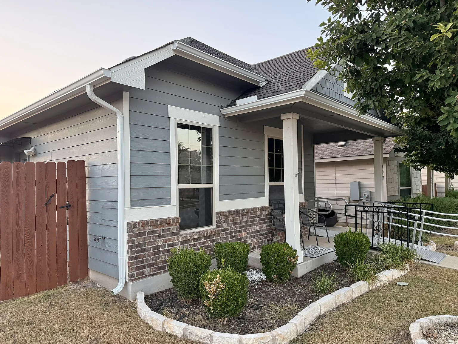3 bed, 1104 sqft, $1,899 — Photo 1