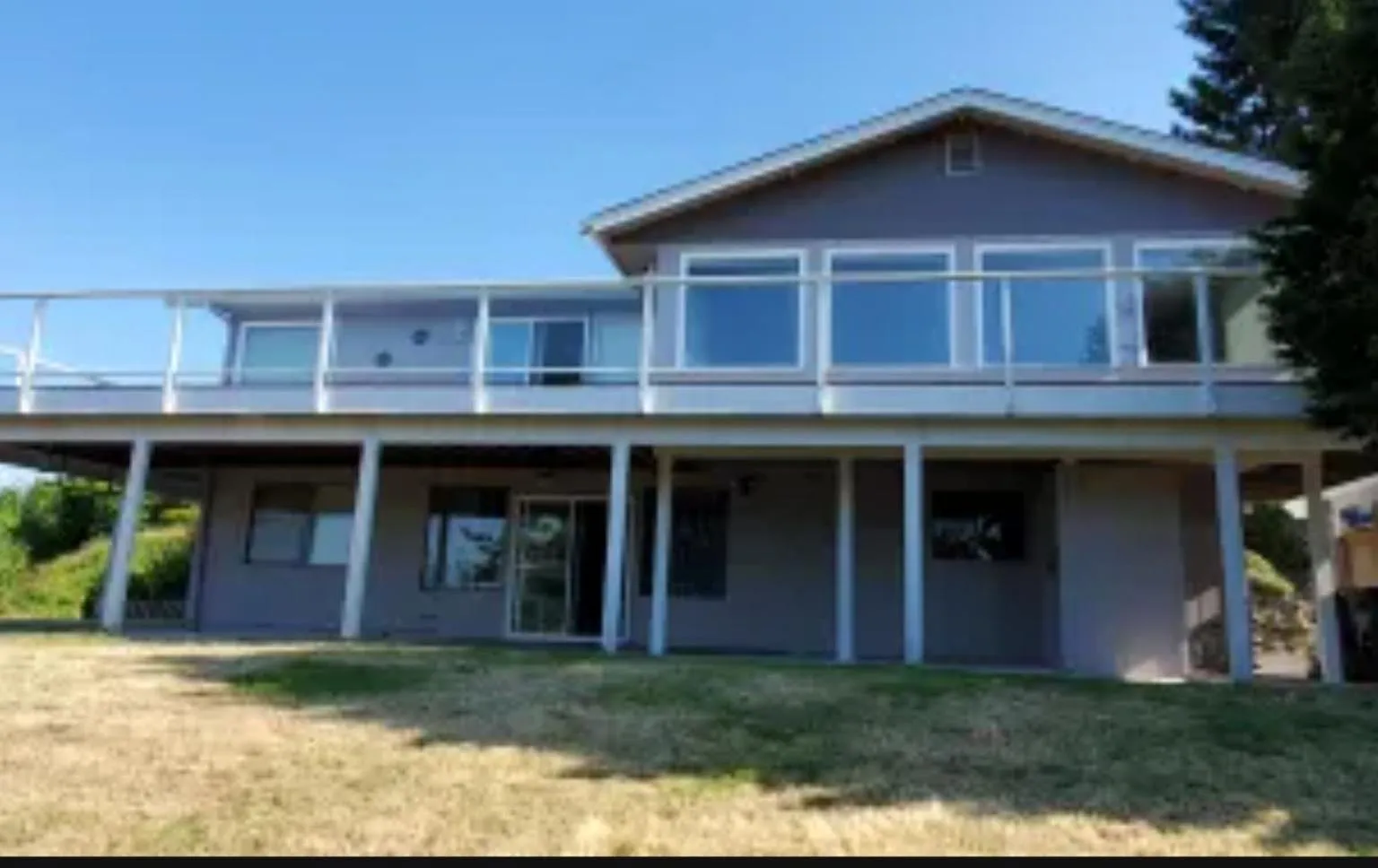 3 bed, 2260 sqft, $3,200 — Photo 1