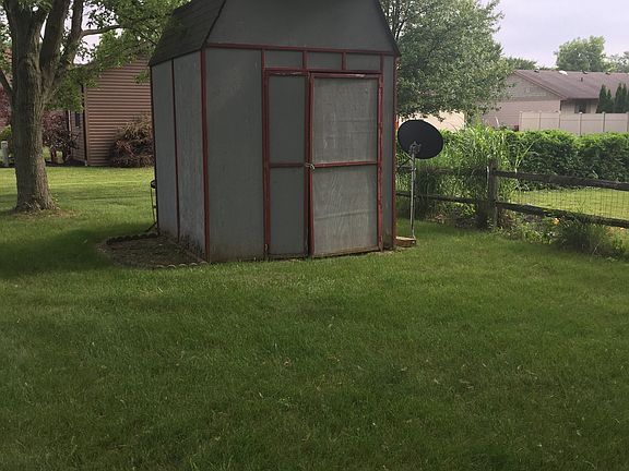 5th image of 301 W Yates Ave