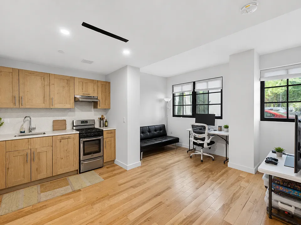 63 W 104th St #102