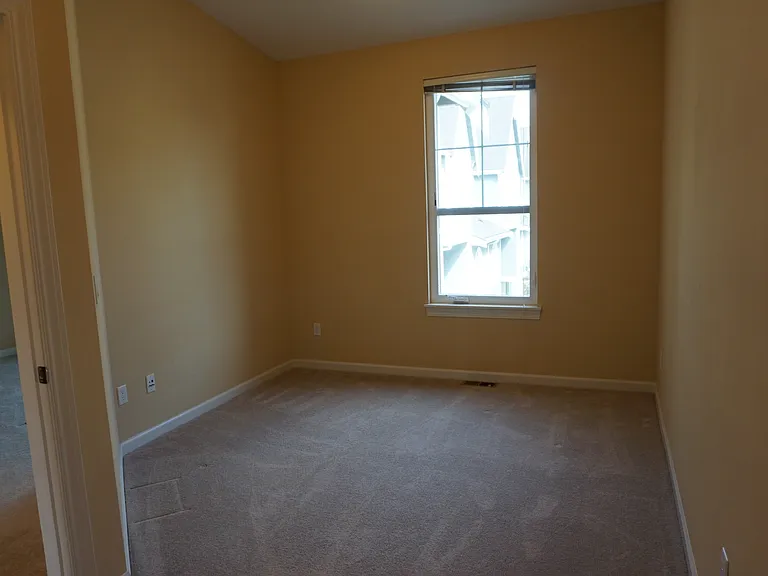 706 123rd Ave NE — Photo 38