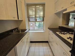69-46 197th St #2A, Fresh Meadows, NY 11365