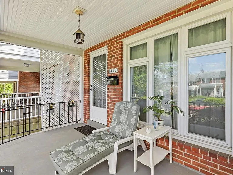 1447 Walker Ave — Photo 4