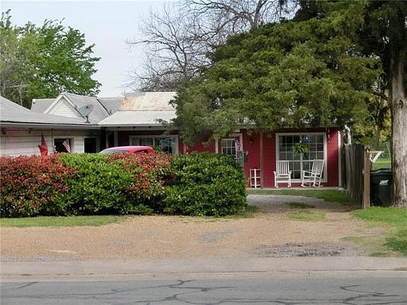 2nd image of 520 W 1st Ave