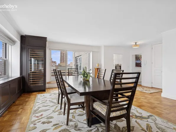 301 East 75th Street image 7 of 30