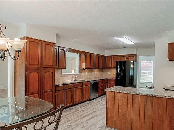5th image of 3016 Donavan Way