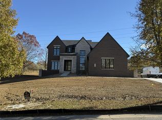 4369 The Heights Blvd, Rochester, MI 48306