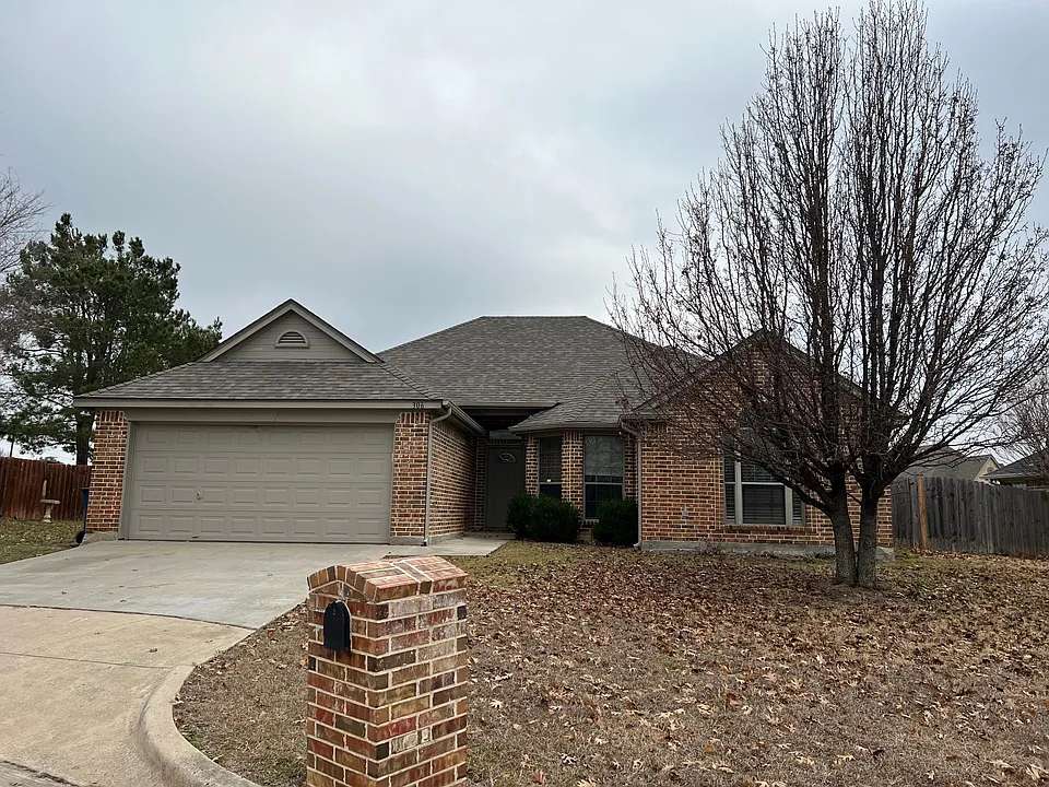 306 Aspen Ct W