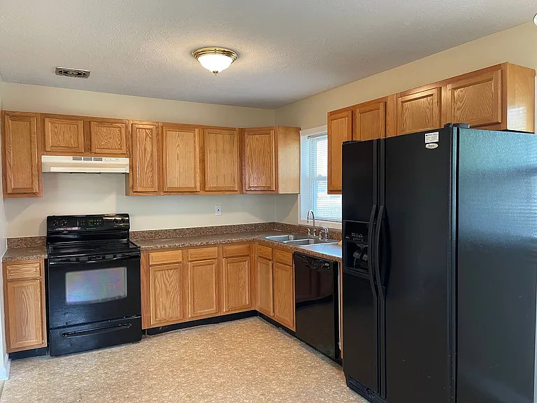 305 Harvard Dr — Photo 8