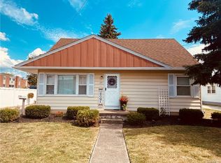 1643 98th St, Niagara Falls, NY 14304