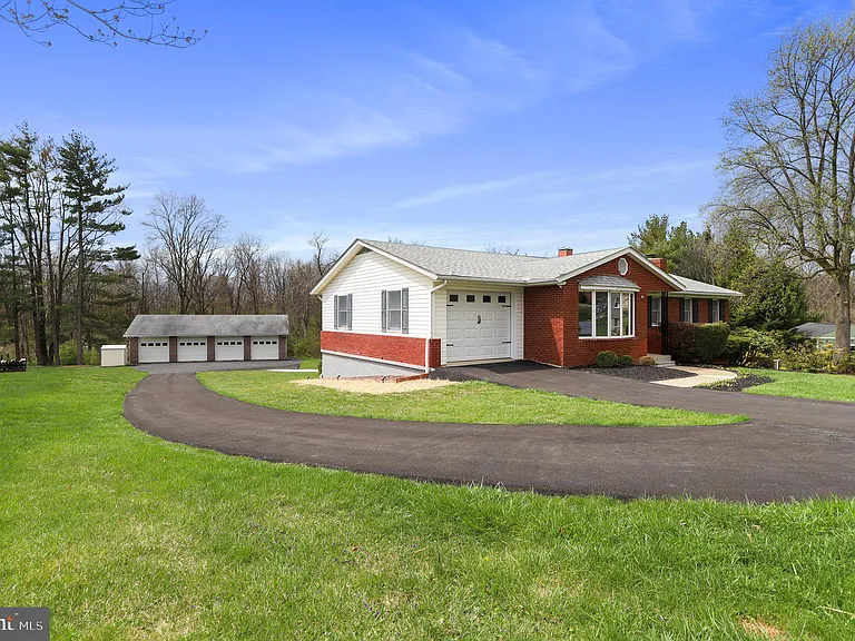 5 Orchard Pl — Photo 2