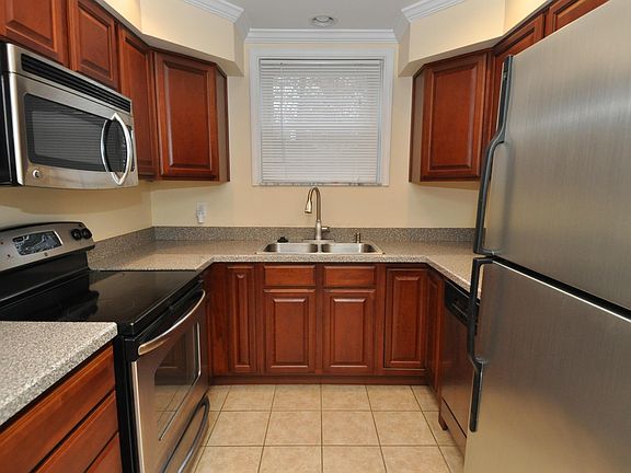 5th image of 1363 Bluff Ave #B
