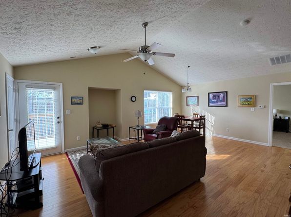 706 Shagbark Ln, Plainfield, IN 46168