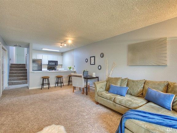 4th image of 810 Pike St NE APT E5