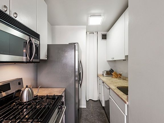5th image of 343 E 74th St APT 7B