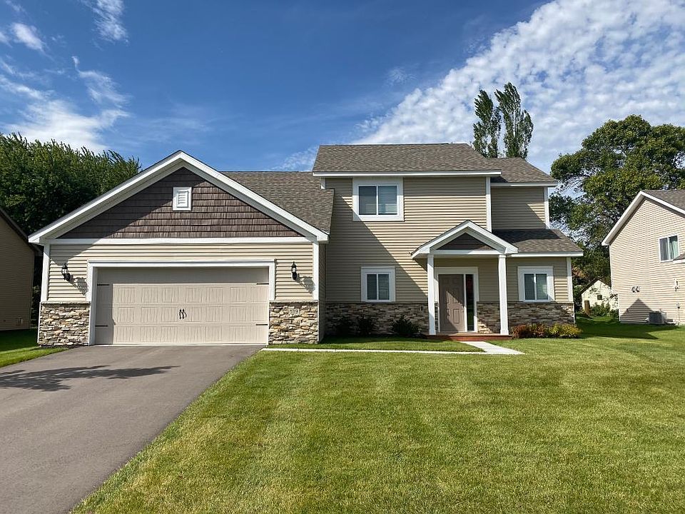 1st image of 427 4th Ave NE