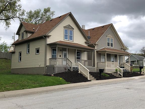 1515 William is the house on the left. Landlord owns both houses.