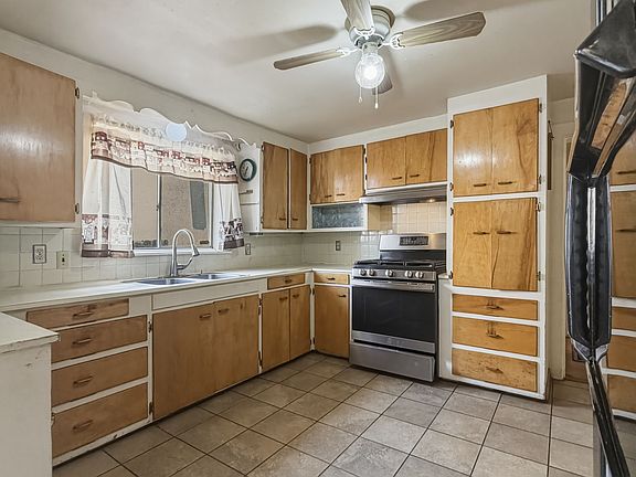 4th image of 1404 Zuni St