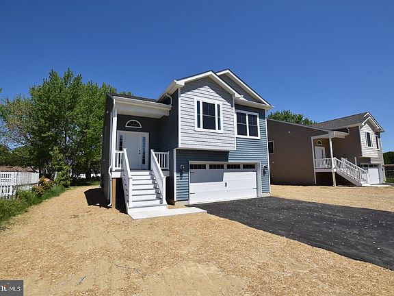 3rd image of 1921 Harbor Dr