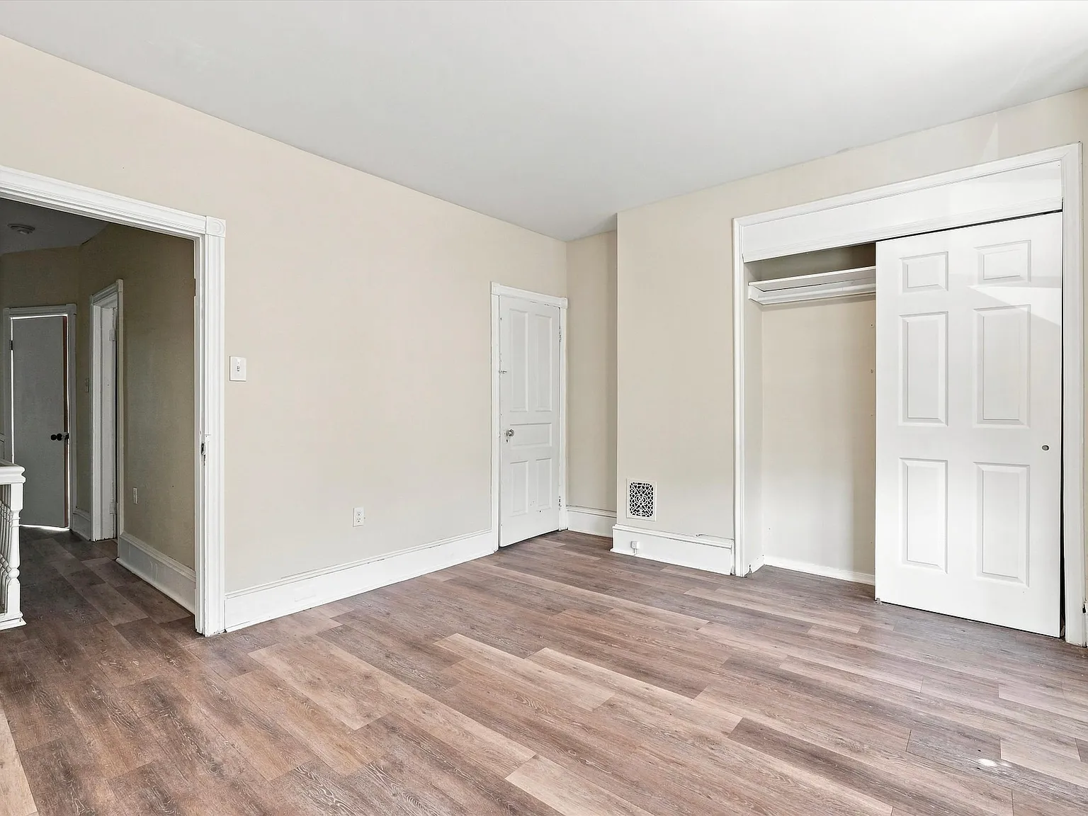 3 bed, 1.5 bath, 1330 sqft, $1,895 — Photo 3