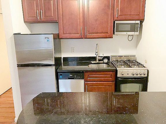 4th image of 314 W 89th St APT 4