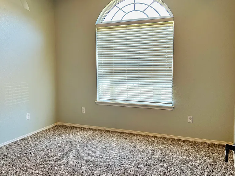 15 Mills Dr — Photo 27