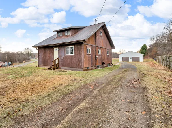 909 Munith Rd, Jackson, MI 49201