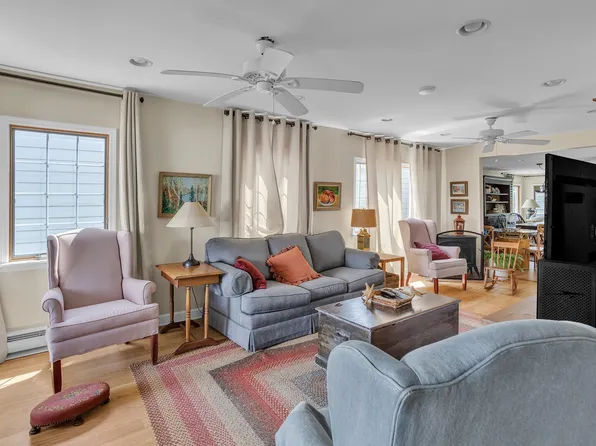 (undisclosed Address), Davis, WV 26260