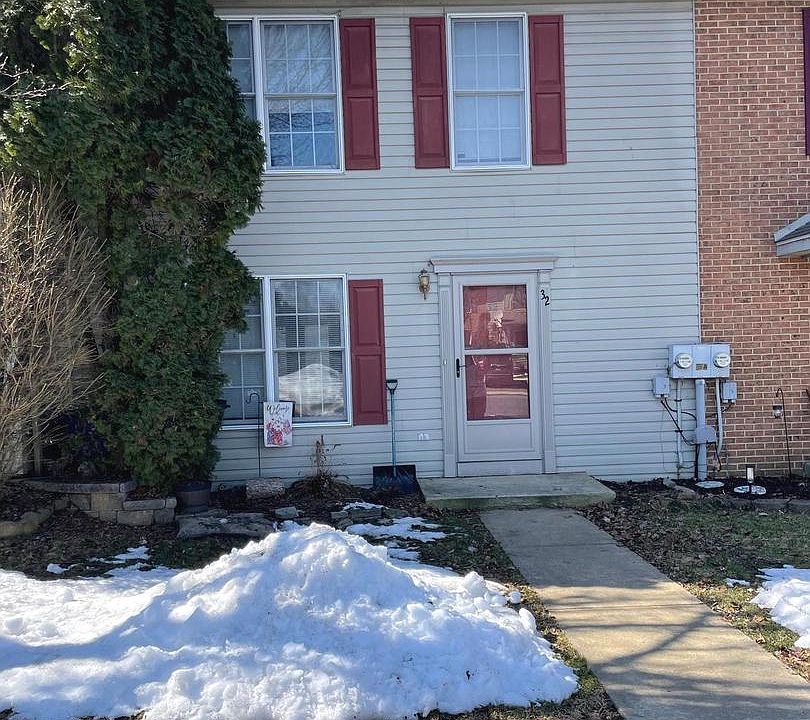 1st image of 32 Battens Cir