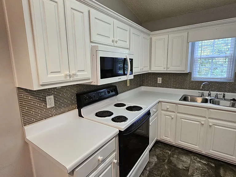 1406 Flanagan Mill Dr — Photo 9