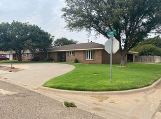 700 Oak St, Dimmitt, TX 79027