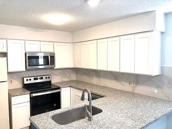 5th image of 2611 Grants Lake Blvd