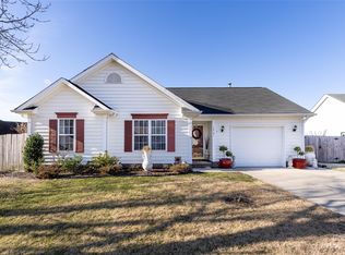2901 Emerald Meadow Ln, Charlotte, NC 28273
