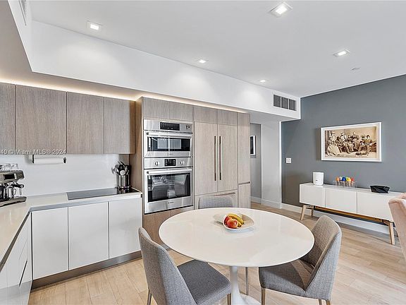 2nd image of 455 NE 39th St Unit 101