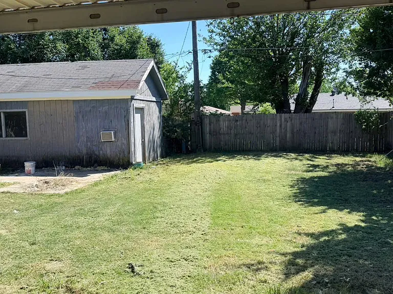 7917 S McKinley Ave — Photo 17