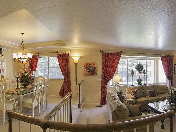 4th image of 477 Hillcrest Way