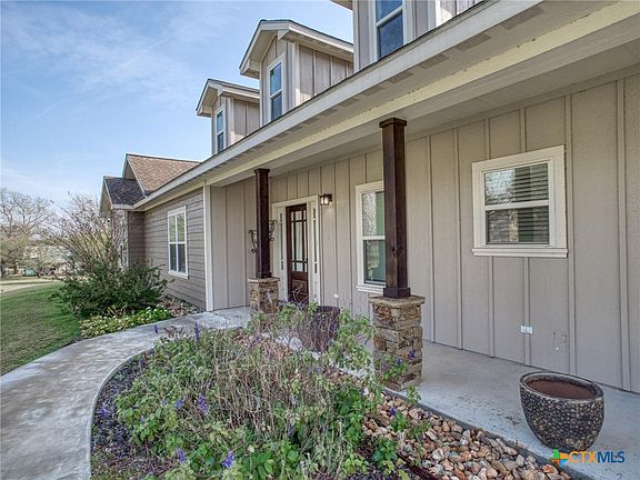 4th image of 205 S Avenue D