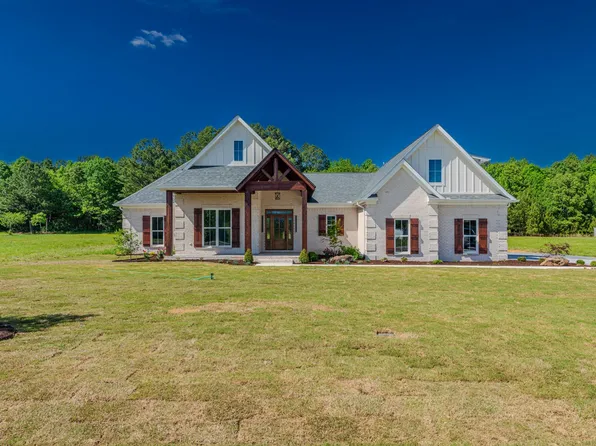 302 Brothers Ln, Rogersville, AL 35652