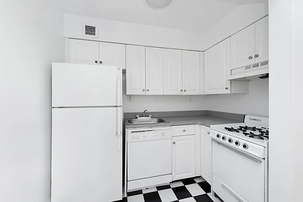 Rented by Compass | media 27