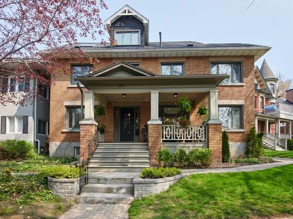 552 Queen Elizabeth Driveway, Ottawa, ON K1S 3N4