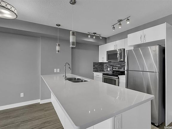 4th image of 5301 Universal Cres #302